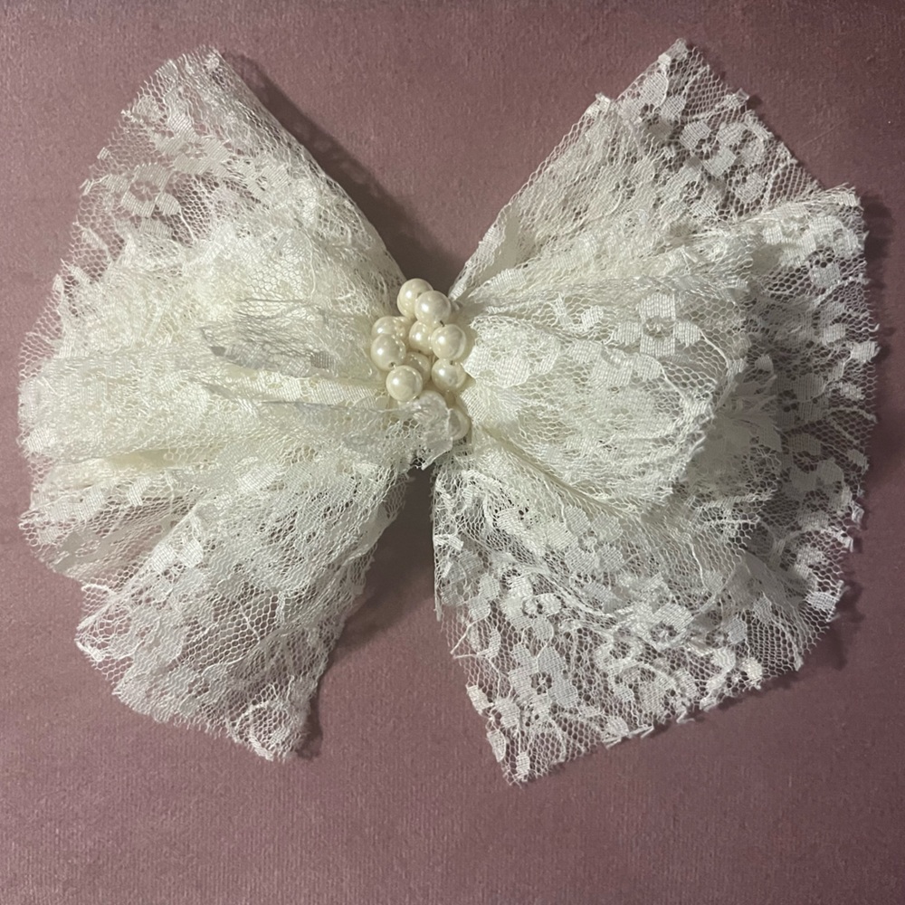 Metamorphose LACE and pearl Lolita barrette